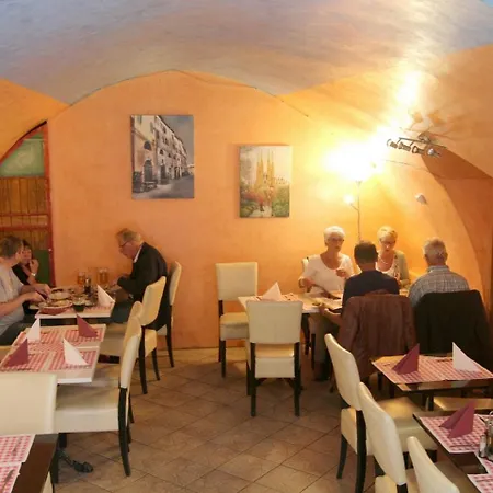 Hotel Giovanni 3*
